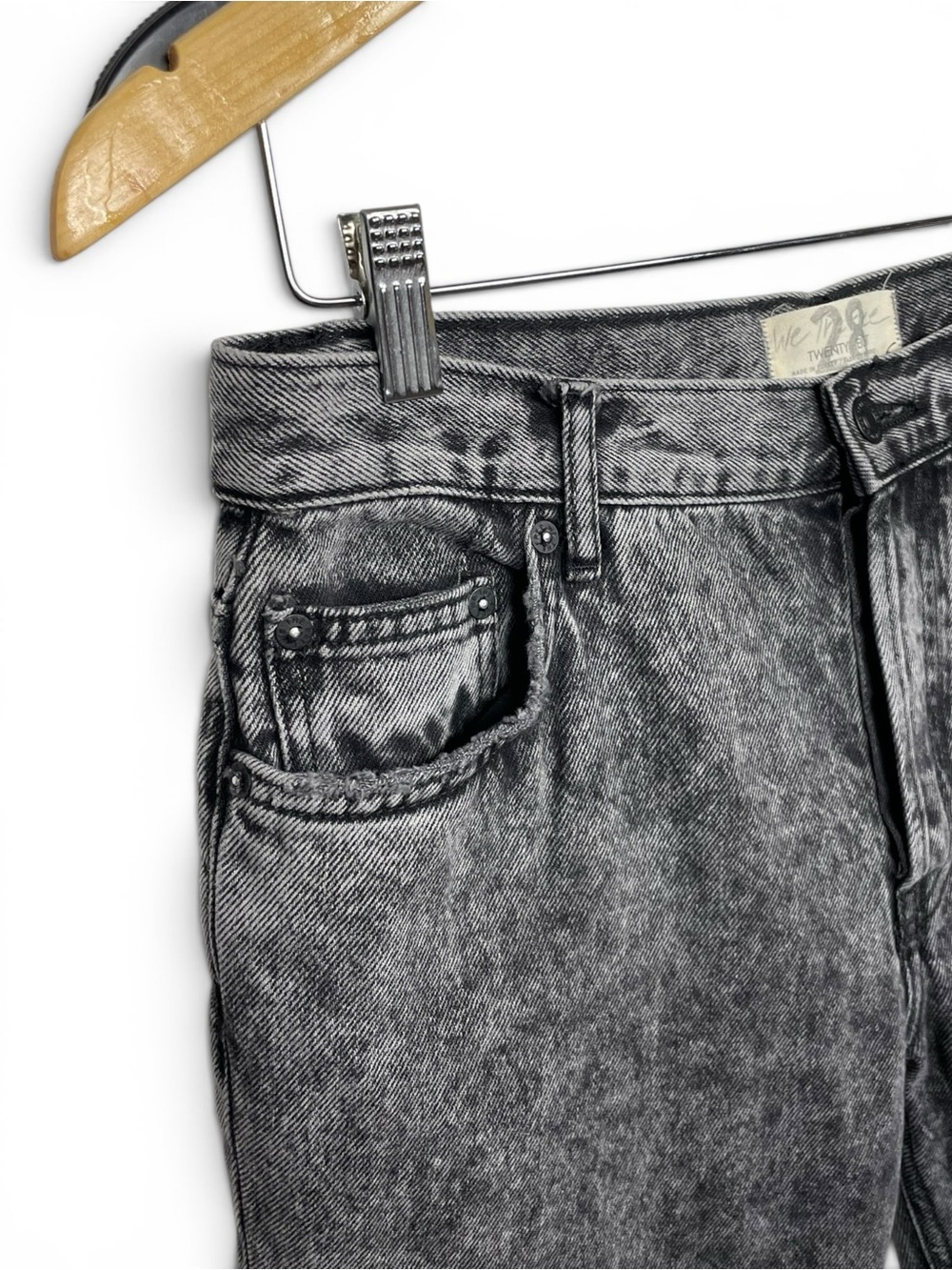NEW We the Free People High-Rise Distressed Straight Leg Jeans — Washed Gray 28 - Picture 4 of 11